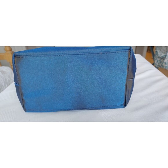 Swavarski Metallic Handle Bag With Signature Reinstone Swan - Picture 4 of 8